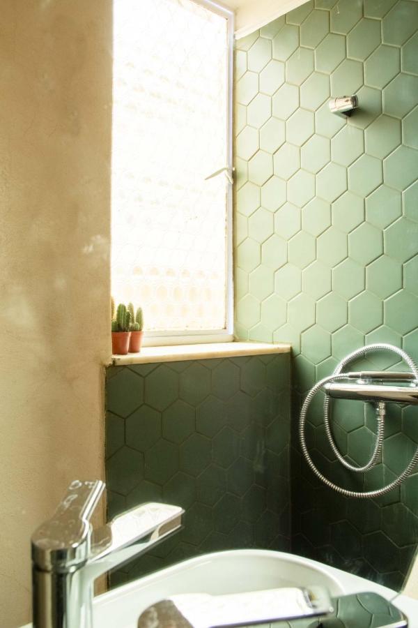 Mosaics Central Studio Apartm With Acropolis View Atenas Exterior foto