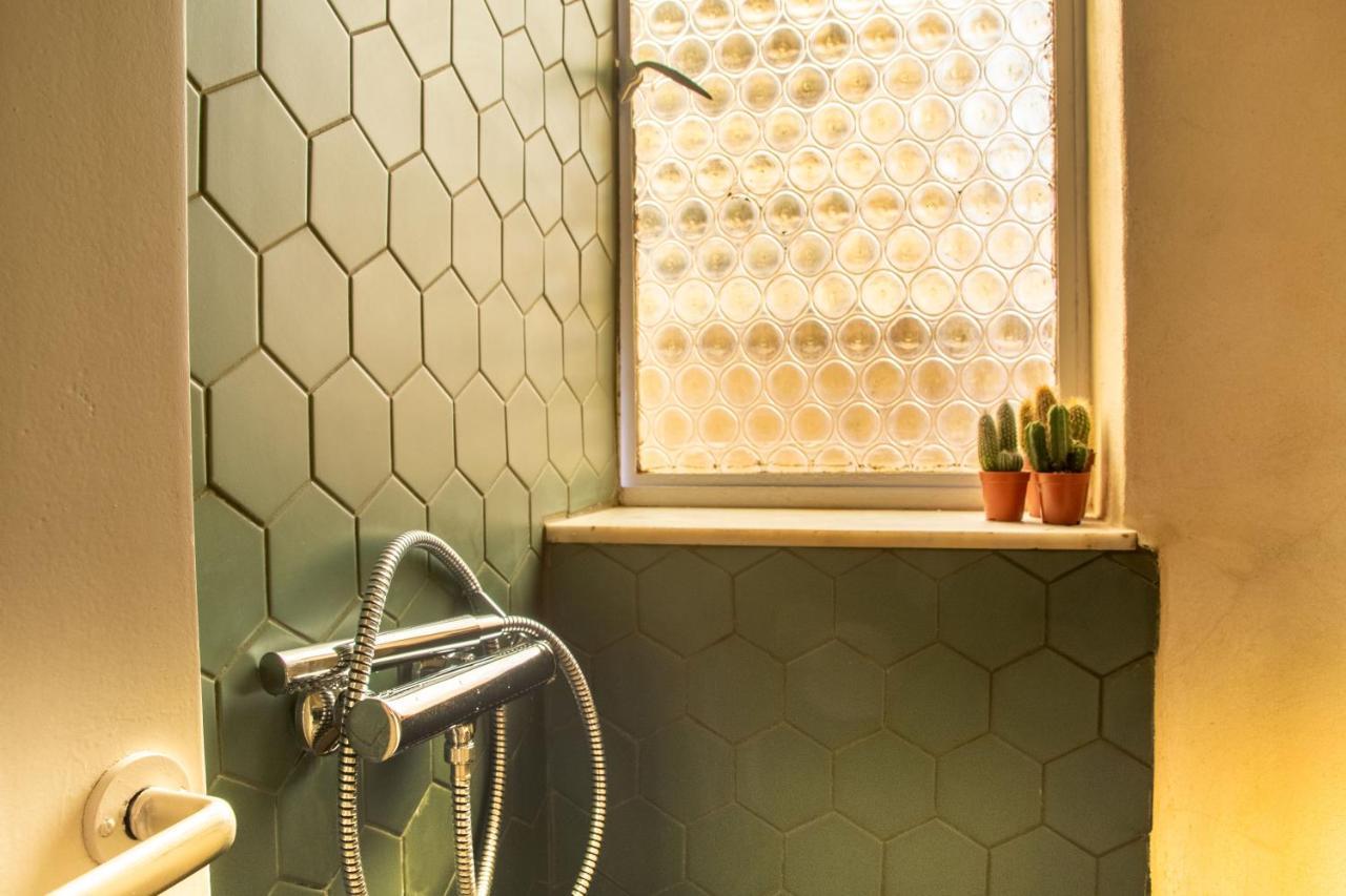 Mosaics Central Studio Apartm With Acropolis View Atenas Exterior foto